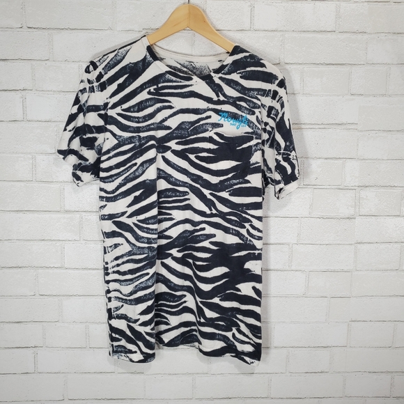 Urban Outfitters Other - Urban Outfitters Mowgli Surf printed t-shirt